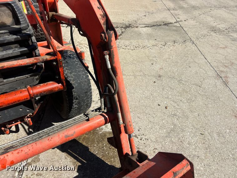 image for item FC5427 Kubota B7500D tractor