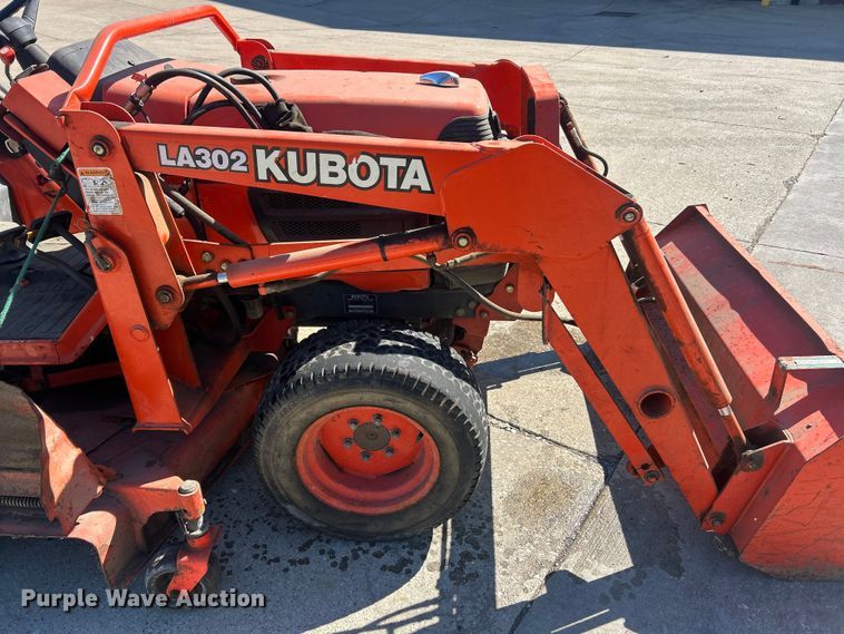image for item FC5427 Kubota B7500D tractor