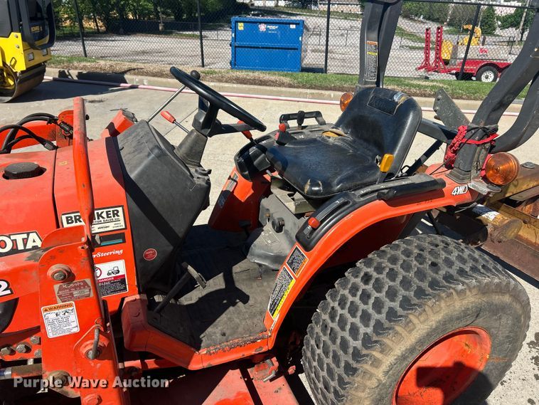 image for item FC5427 Kubota B7500D tractor