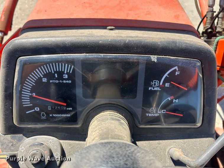 image for item FC5427 Kubota B7500D tractor