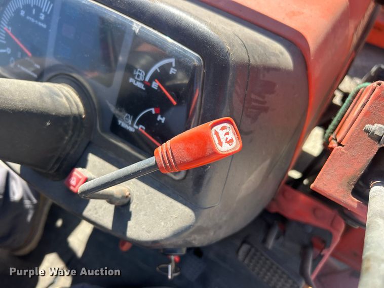 image for item FC5427 Kubota B7500D tractor