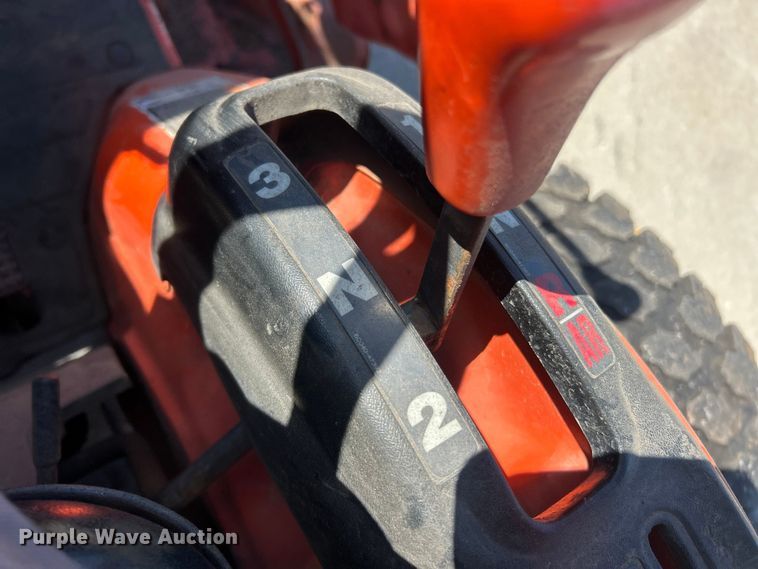 image for item FC5427 Kubota B7500D tractor