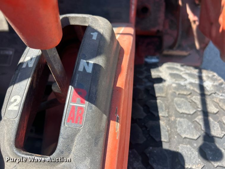 image for item FC5427 Kubota B7500D tractor