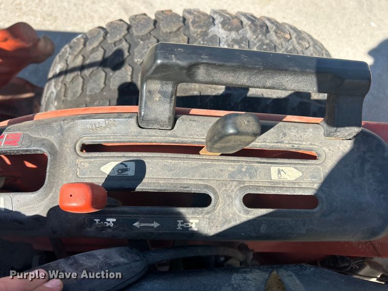 image for item FC5427 Kubota B7500D tractor