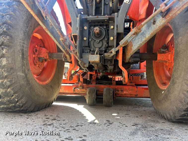 image for item FC5427 Kubota B7500D tractor