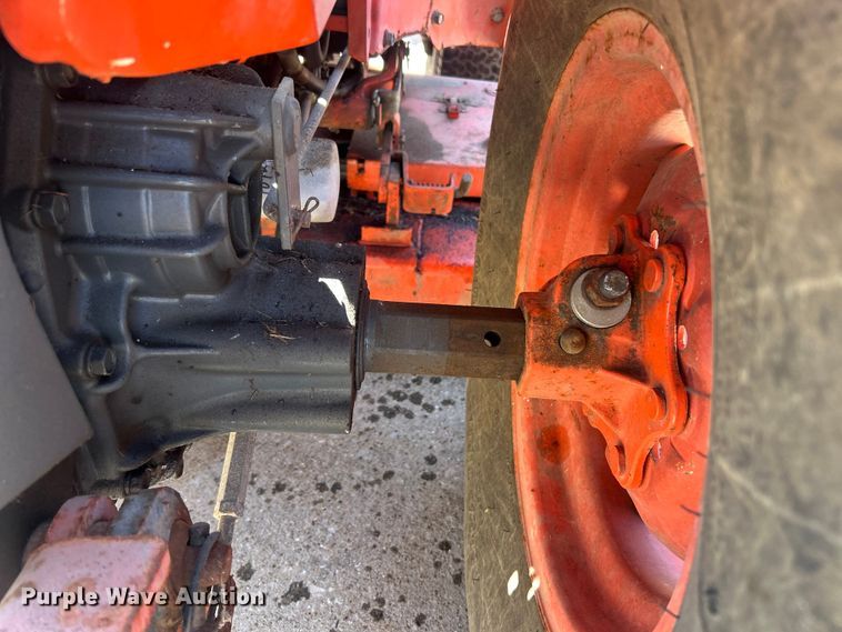 image for item FC5427 Kubota B7500D tractor