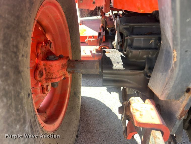 image for item FC5427 Kubota B7500D tractor