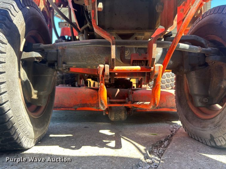 image for item FC5427 Kubota B7500D tractor