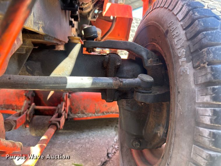 image for item FC5427 Kubota B7500D tractor