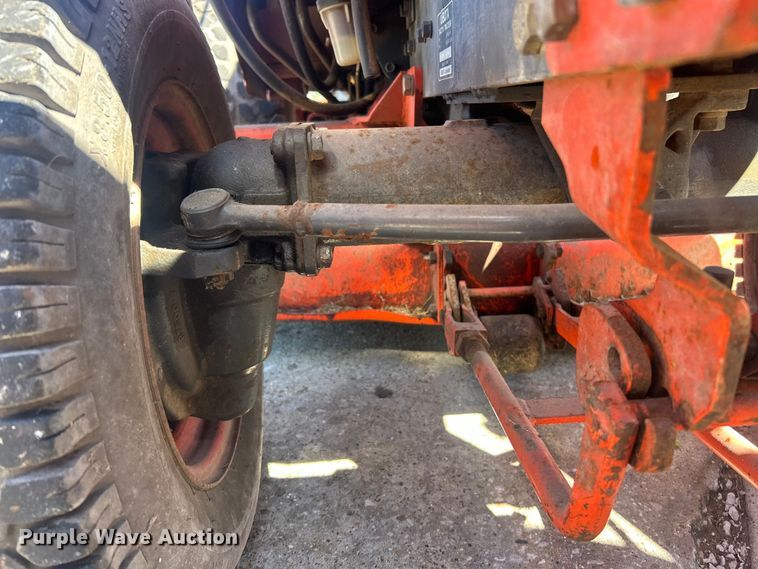 image for item FC5427 Kubota B7500D tractor