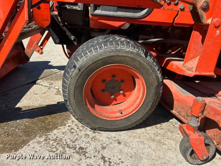 image for item FC5427 Kubota B7500D tractor