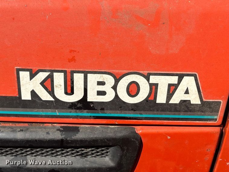 image for item FC5427 Kubota B7500D tractor
