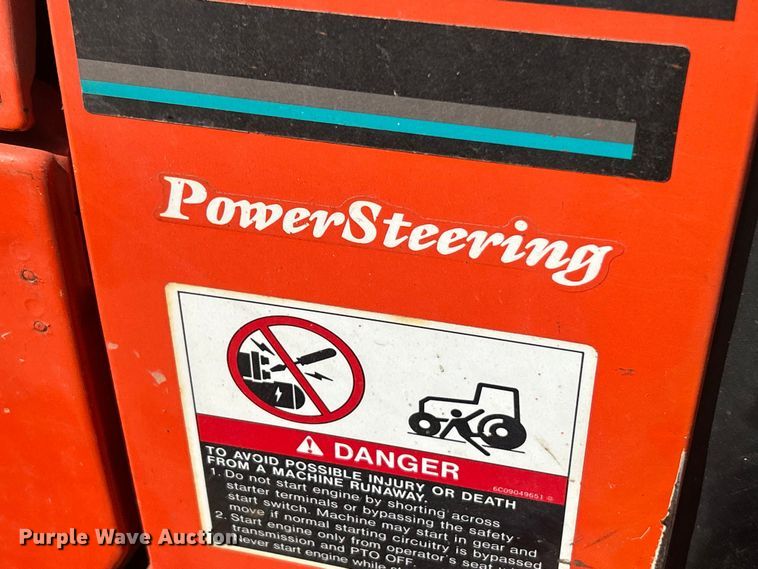 image for item FC5427 Kubota B7500D tractor