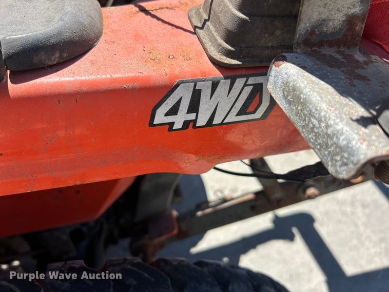 image for item FC5427 Kubota B7500D tractor