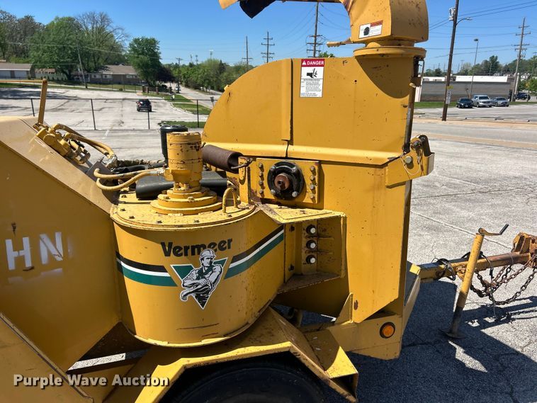 image for item FC5428 1994 Vermeer 1250BC wood chipper