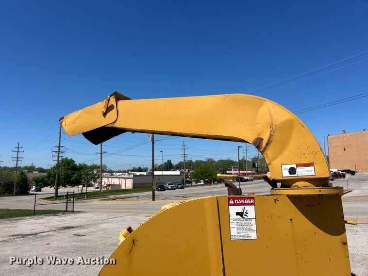 image for item FC5428 1994 Vermeer 1250BC wood chipper