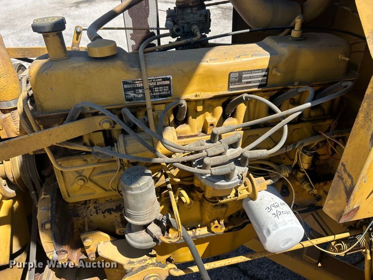 image for item FC5428 1994 Vermeer 1250BC wood chipper