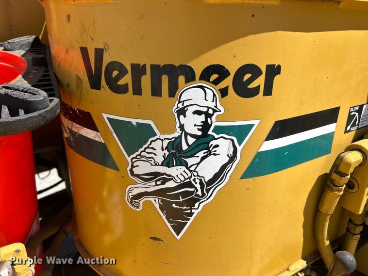 image for item FC5428 1994 Vermeer 1250BC wood chipper