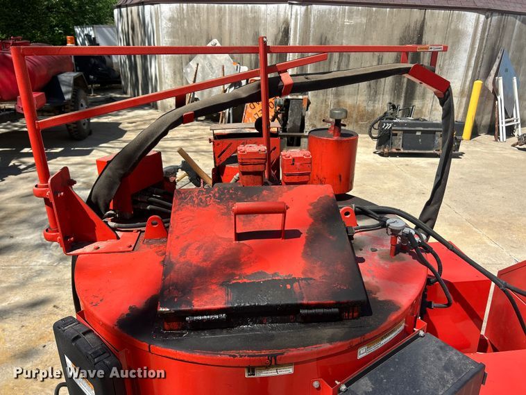 image for item FC5429 2009 Crafco SS125 melter applicator