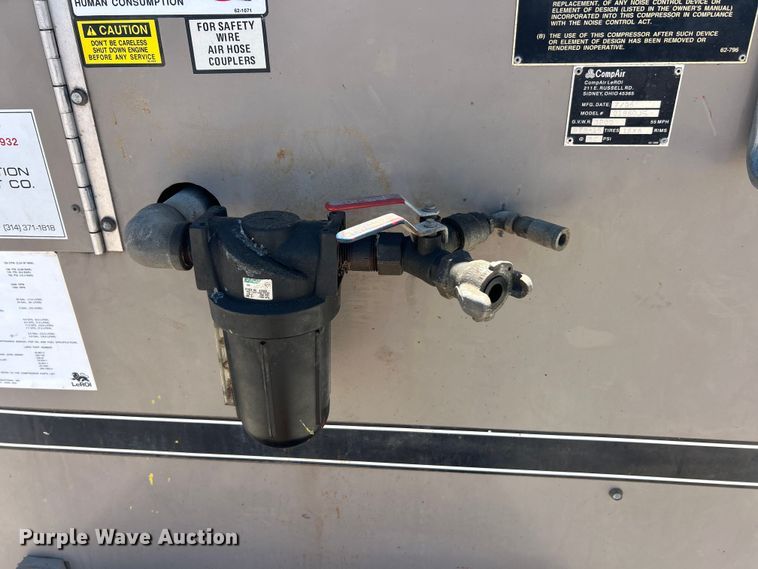 image for item FC5430 1996 LeRoi Q185DJE air compressor