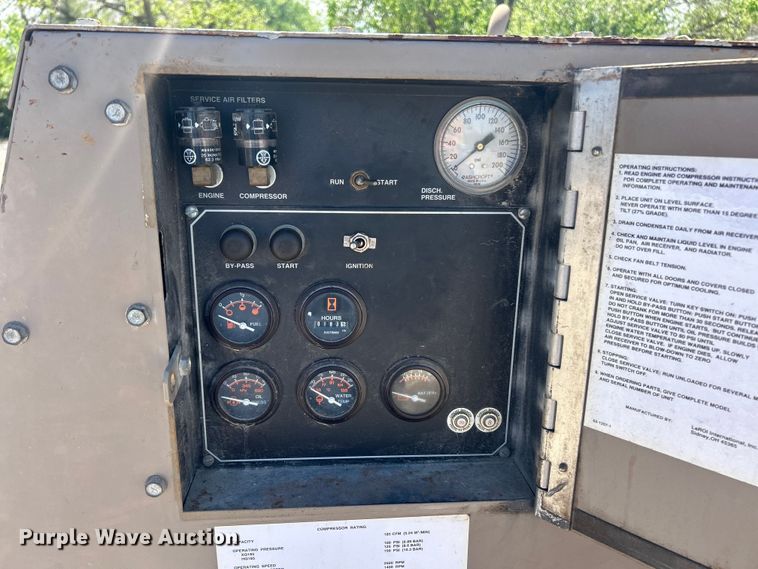 image for item FC5430 1996 LeRoi Q185DJE air compressor