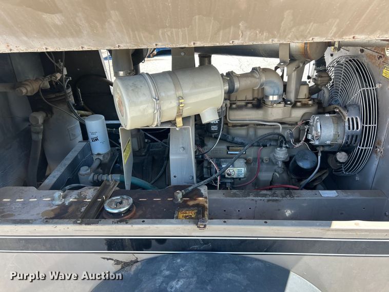 image for item FC5430 1996 LeRoi Q185DJE air compressor