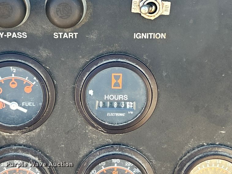 image for item FC5430 1996 LeRoi Q185DJE air compressor