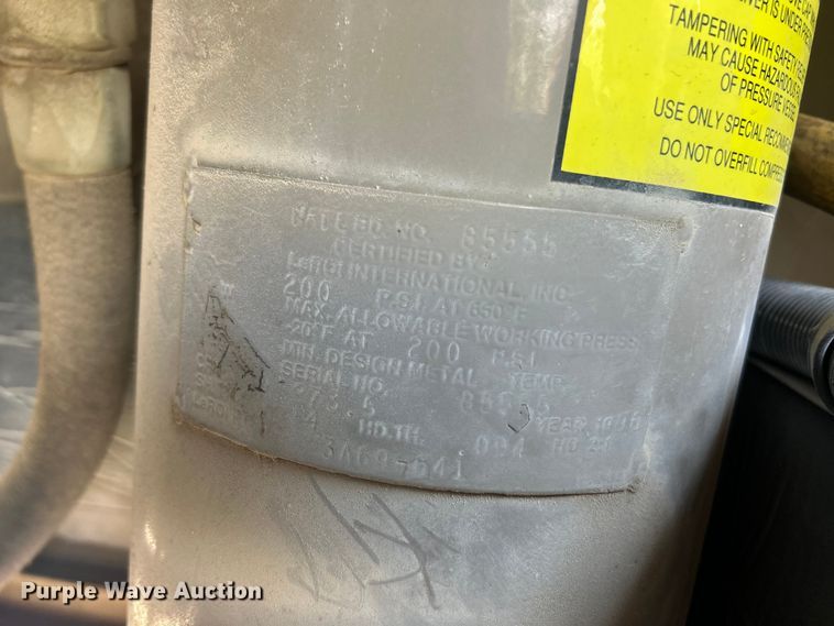 image for item FC5430 1996 LeRoi Q185DJE air compressor