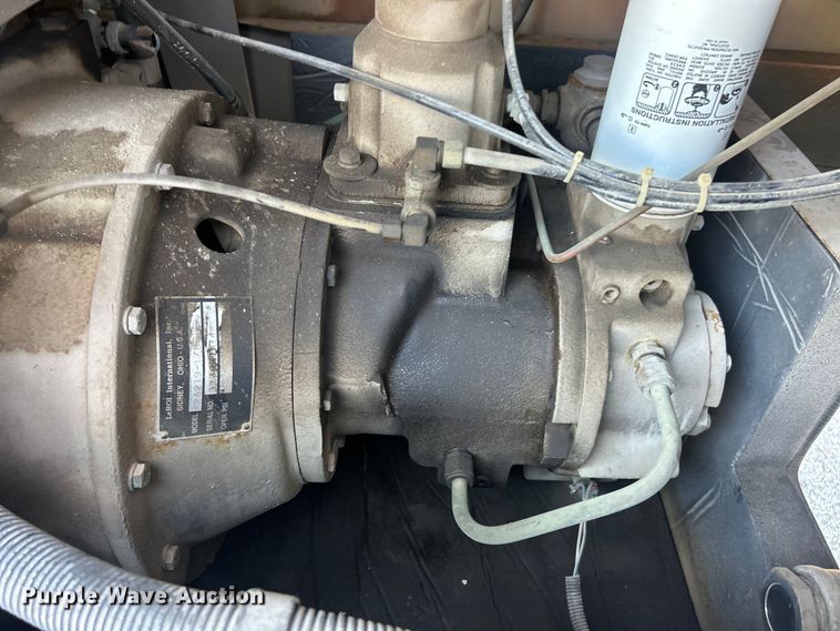 image for item FC5430 1996 LeRoi Q185DJE air compressor