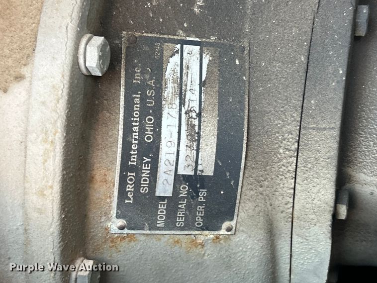 image for item FC5430 1996 LeRoi Q185DJE air compressor