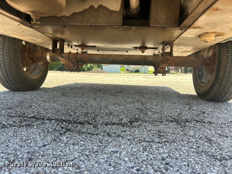 image for item FC5430 1996 LeRoi Q185DJE air compressor