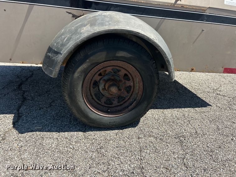 image for item FC5430 1996 LeRoi Q185DJE air compressor