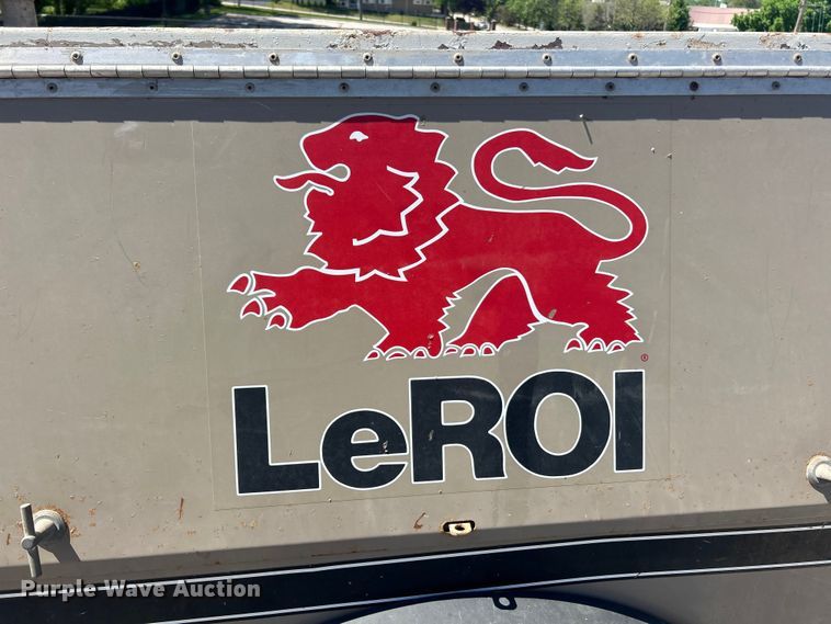 image for item FC5430 1996 LeRoi Q185DJE air compressor