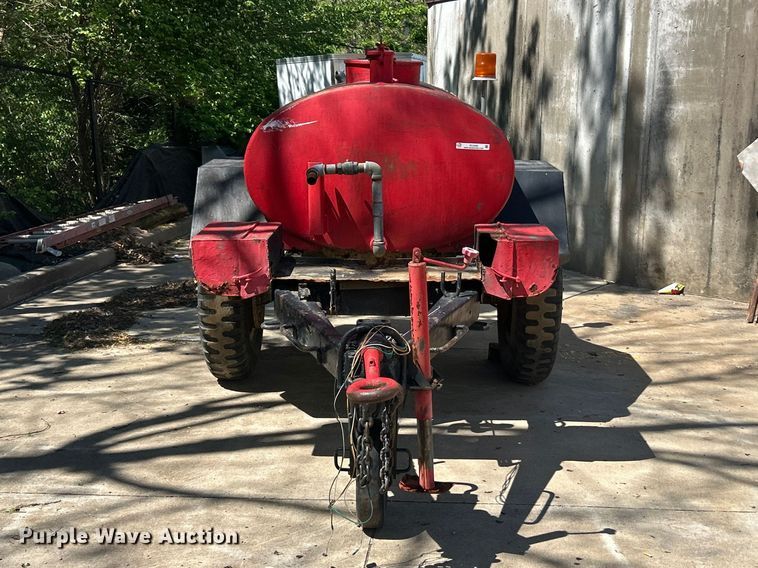 image for item FC5432 Fruehauf XM-107E2 water tank trailer