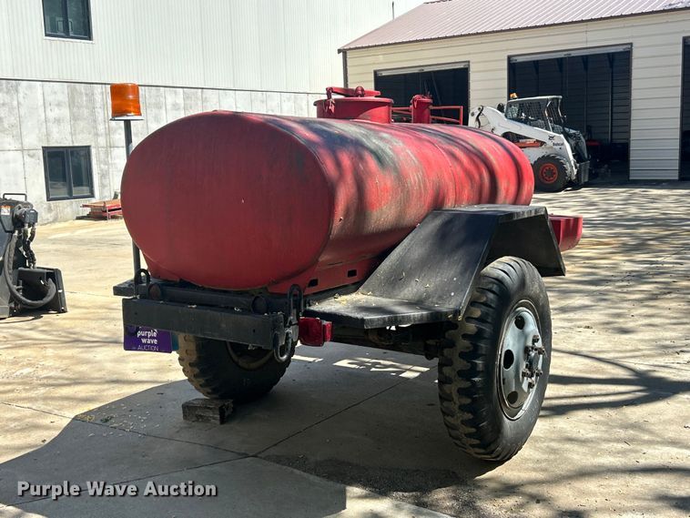 image for item FC5432 Fruehauf XM-107E2 water tank trailer