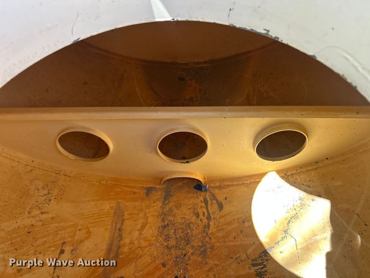 image for item FC5432 Fruehauf XM-107E2 water tank trailer