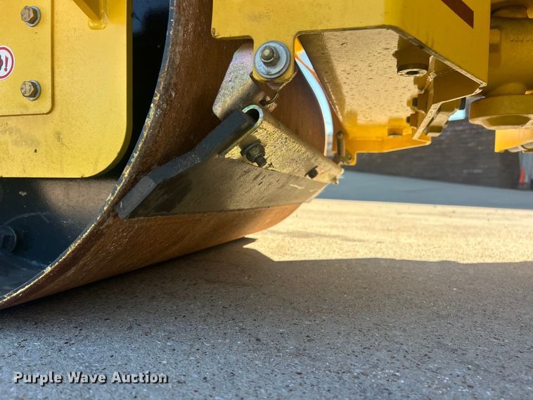 image for item FC5433 2011 Bomag BW900-50 double drum vibratory roller