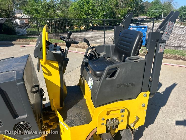 image for item FC5433 2011 Bomag BW900-50 double drum vibratory roller