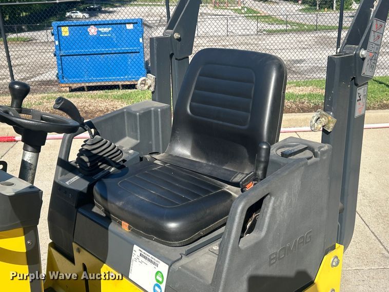 image for item FC5433 2011 Bomag BW900-50 double drum vibratory roller