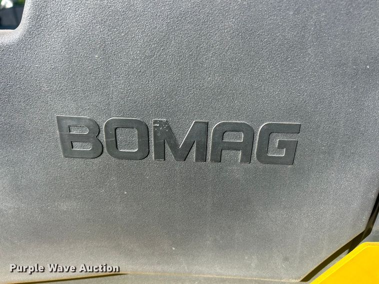 image for item FC5433 2011 Bomag BW900-50 double drum vibratory roller