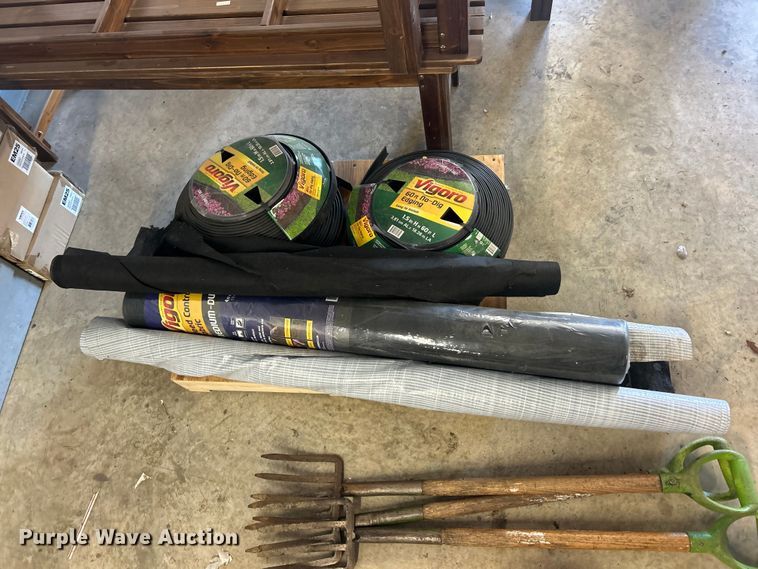 image for item FC5437 Lawn and garden tools