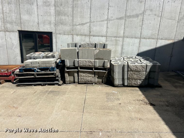 image for item FC5439 Retaining wall blocks