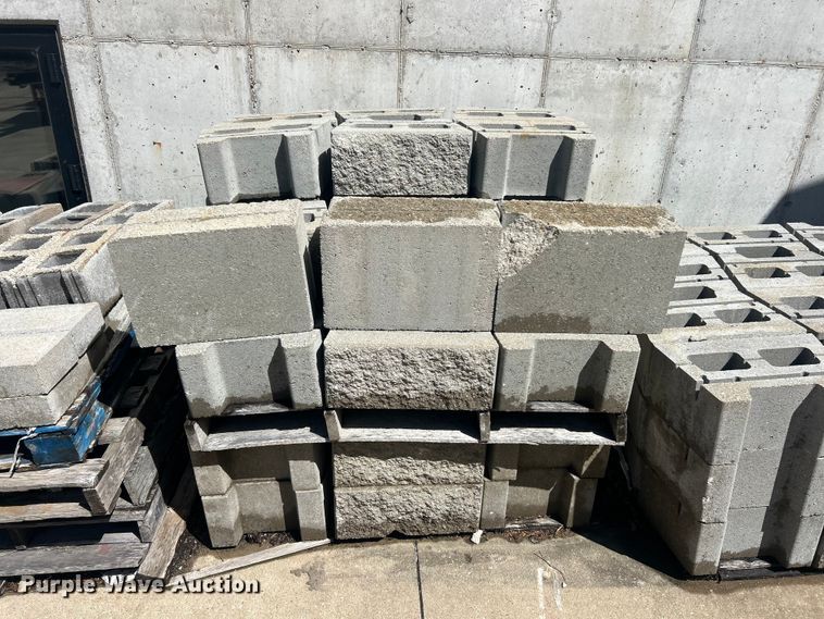 image for item FC5439 Retaining wall blocks