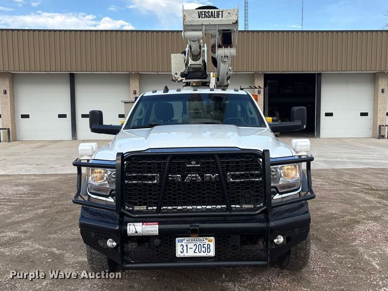 image for item FG2870 2019 RAM 5500 bucket truck
