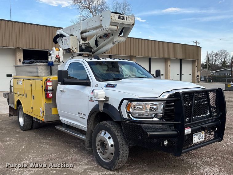 image for item FG2870 2019 RAM 5500 bucket truck