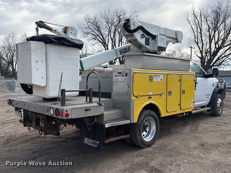 image for item FG2870 2019 RAM 5500 bucket truck