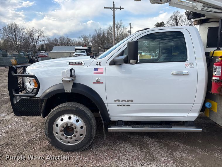 image for item FG2870 2019 RAM 5500 bucket truck