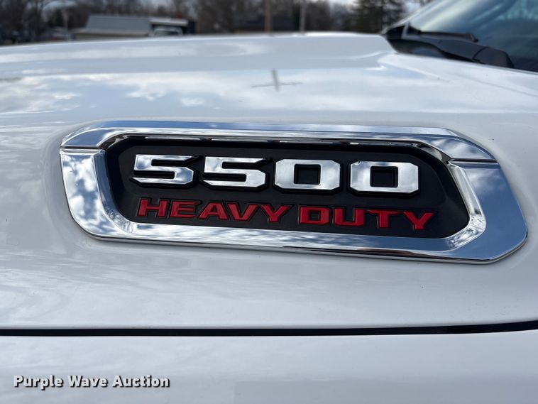 image for item FG2870 2019 RAM 5500 bucket truck