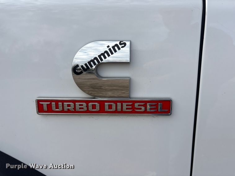 image for item FG2870 2019 RAM 5500 bucket truck