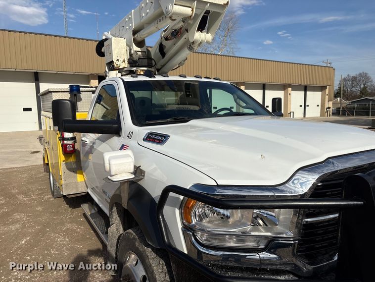 image for item FG2870 2019 RAM 5500 bucket truck